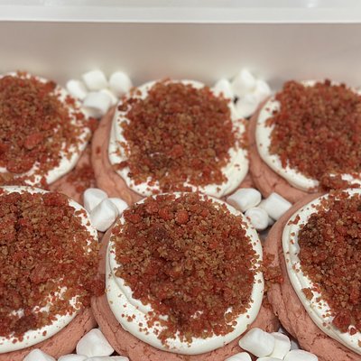 Strawberry Cheesecake Crunch Cookies