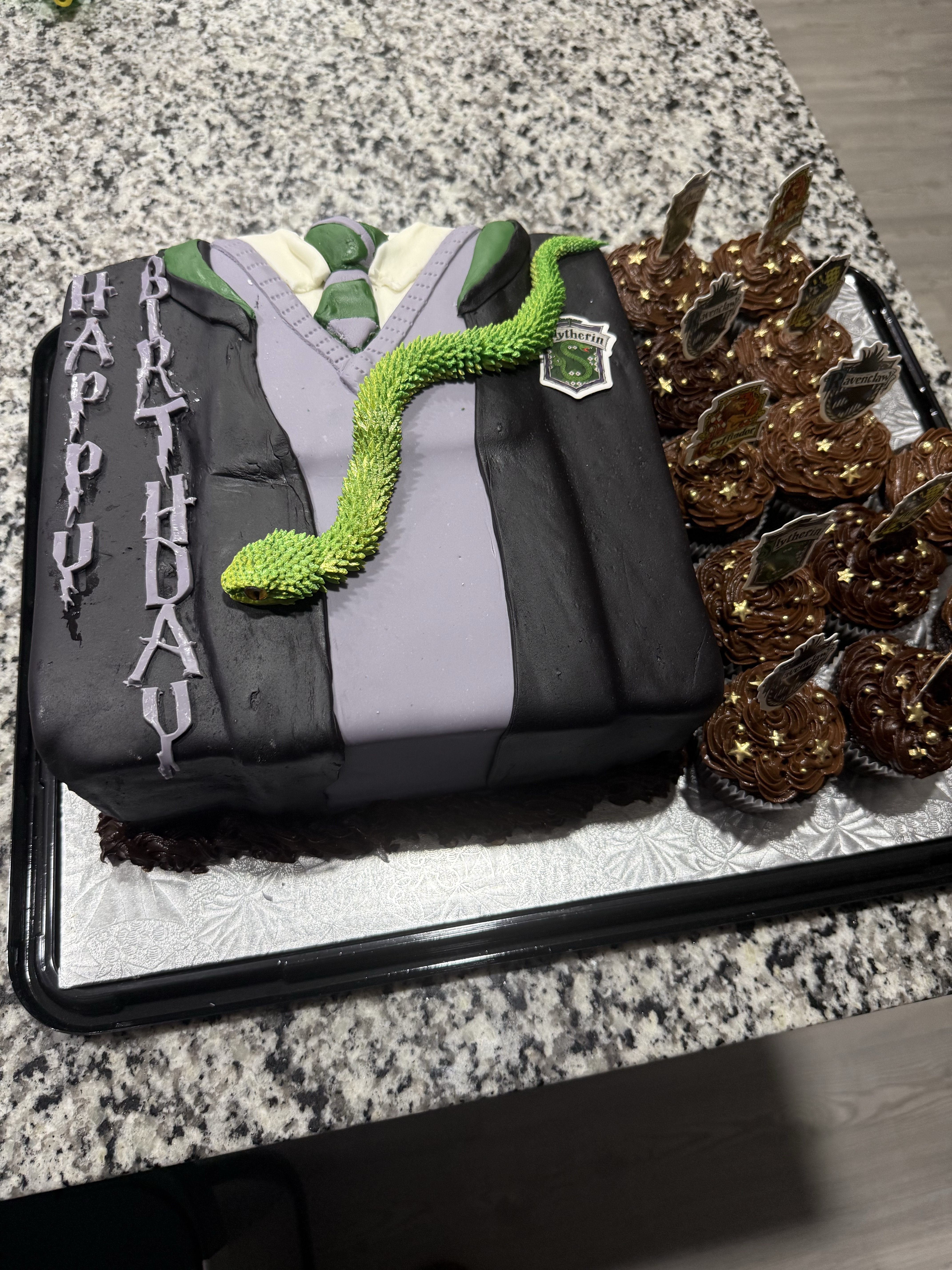 Specialty / Themed Cakes✨
