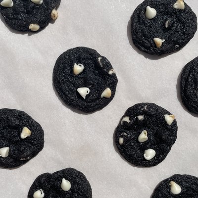 Oreo White Chocolate Chip Cookies
