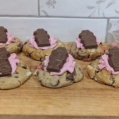 Strawberry Loaded Cookie 