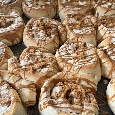 Biscoff Cinnamon Rolls (4) 