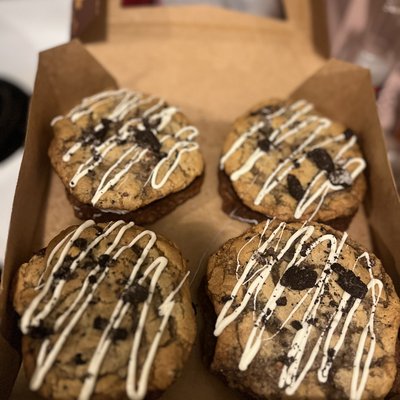 Frankie’s Favorite Oreo Cookie Sandwiches 