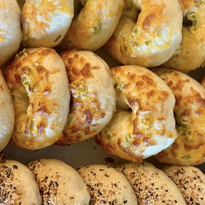 4 Pack of Jalapeño & Cheese Bagels