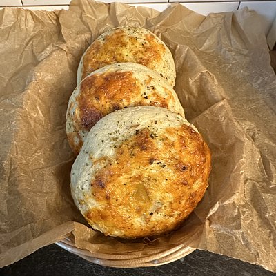 New York Style Sourdough Bagels - Italian Herbs & Cheese (6pk)