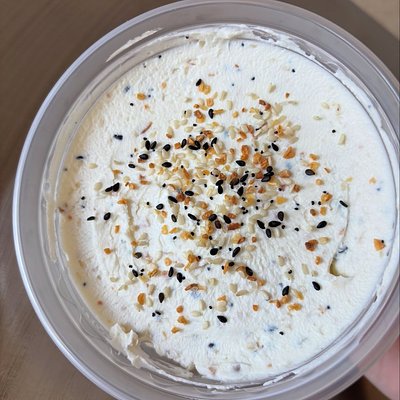 Everything Bagel Whipped Cream Cheese 8oz