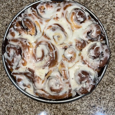 Cinnamon Rolls (6)