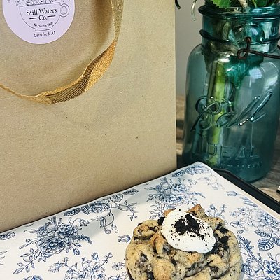 Single Cookies & Cream Bakery Style Cookie 🤍🍪