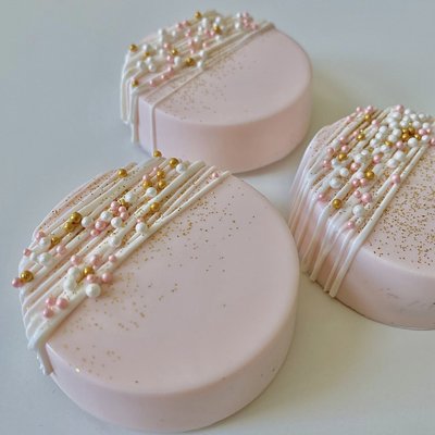 Chocolate Covered Oreos (One Dozen)