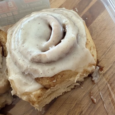 Cinnamon Rolls (4-count) Preorder 