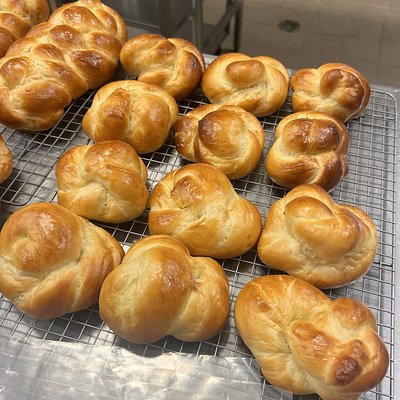 Challah Rolls (1/2 Dozen, pareve)