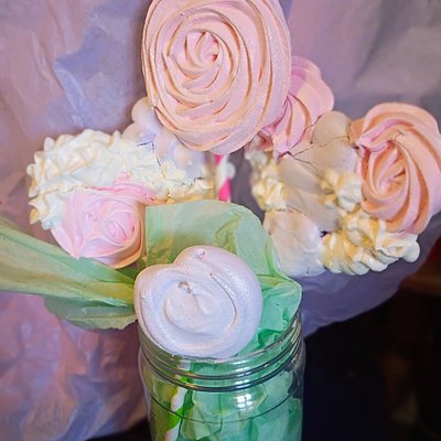 Meringue Pops