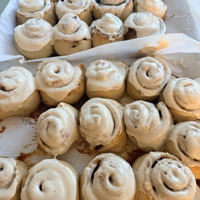 Guava Cinnamon Rolls (1 Count) 