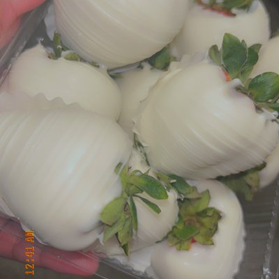 (12ct) Dozen Strawberries 