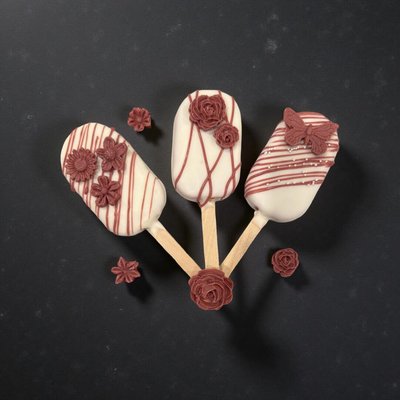Cakesicles