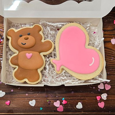 Adorable Sugar Cookie Bear And Cookie Balloon