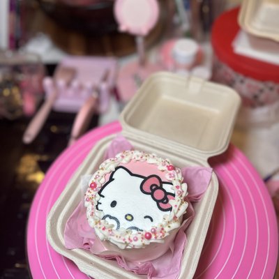 Hello kitty Bento Cake