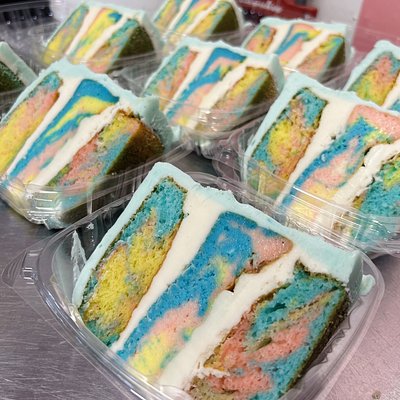 Superman cheesecake Cake (feeds up to 22)