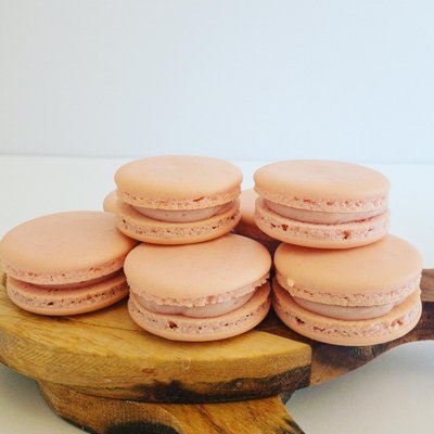 Strawberry Macarons ( 30 pcs.) 