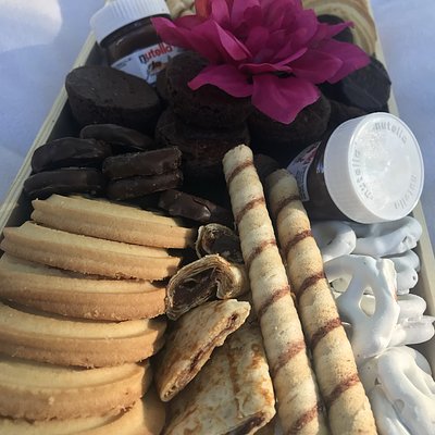 Desert Charcuterie Large Feeds 8-10