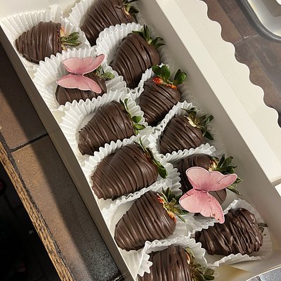 Valentines Special Chocolate Covered Strawberries $25