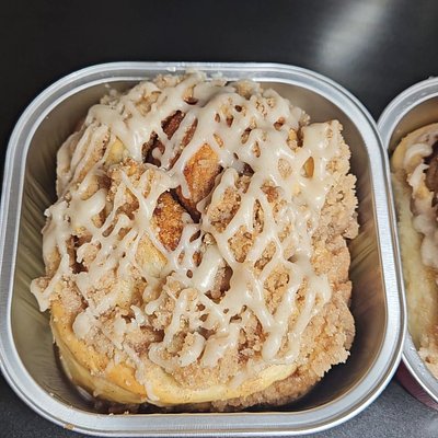 Apple Crumble Cinnamon Roll