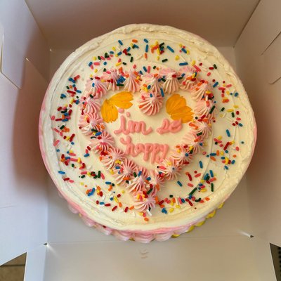 Standard Large Cake (serves 16-18) 