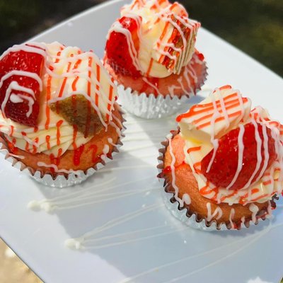 Strawberry Cheesecake Cupcakes 
