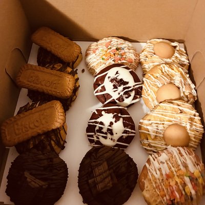 The Ultimate Dozen Mix & Match Platter