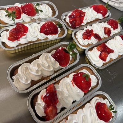 Mini Loaf Cake -tres Leches Cream