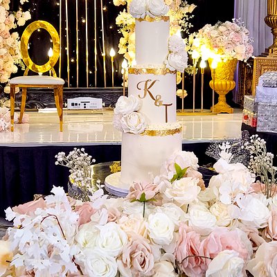 Custom Wedding Cake 