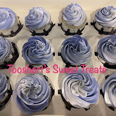 1 Dozen Vanilla Cupcakes 