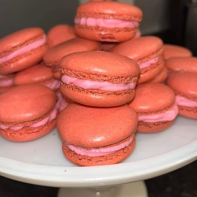 Vanilla Buttercream Macarons 