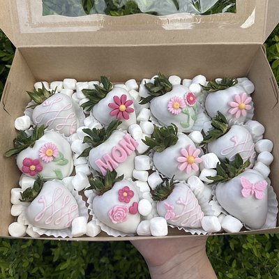 Elevated Design Chocolate Covered Strawberries