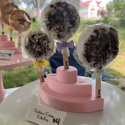 Cookies N’ Creme - Dozen (12)