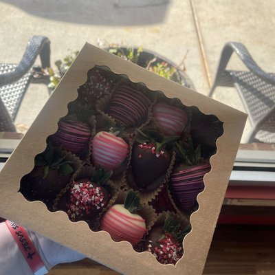 Dozen Chocolate Cover Strawberries 