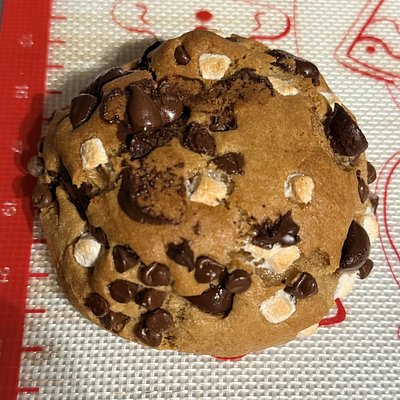 Chunky Chocolate Chip Marshmallow Cookies