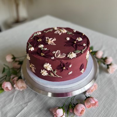 9” Custom Cake - Round / Heart