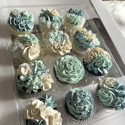 Dozen Cupcakes 