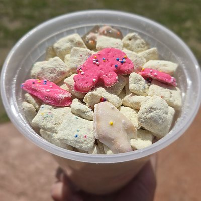 🎉 Birthday Cake Puppy Chow 🎉( Family Size)