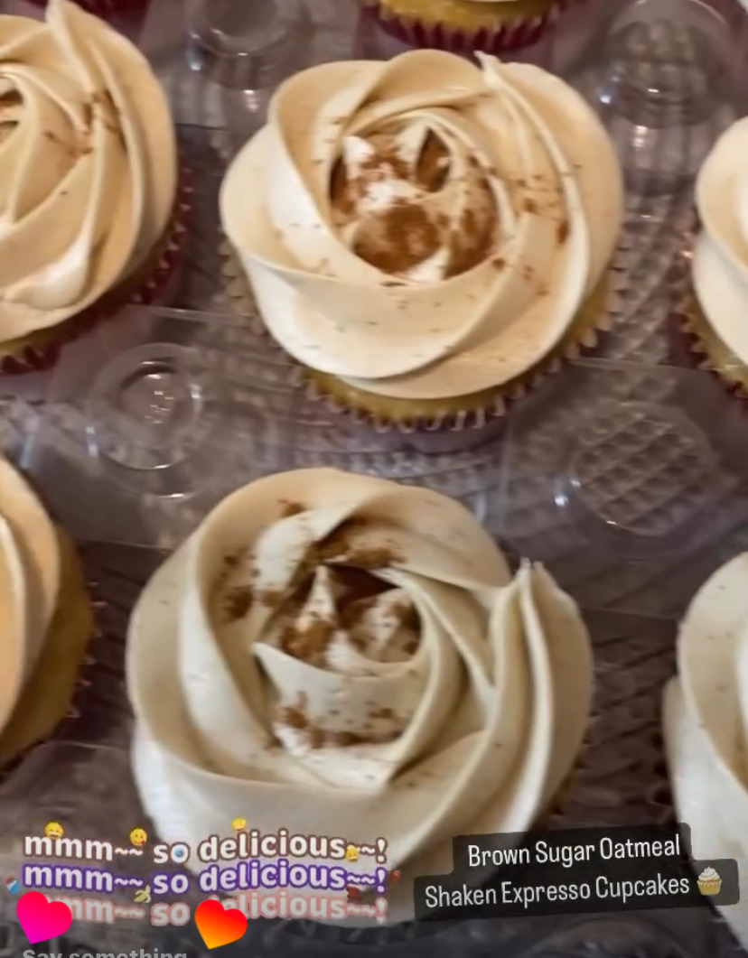 Brown Sugar Oatmeal Shaken Expresso Cupcakes 🧁 