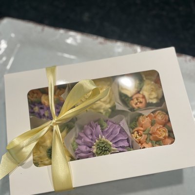 Box Of 6 Cupcake Blooms