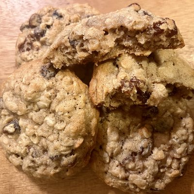 SOURDOUGH OATMEAL RAISIN COOKIES