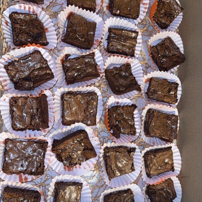 Deluxe Fudge Brownies Package 