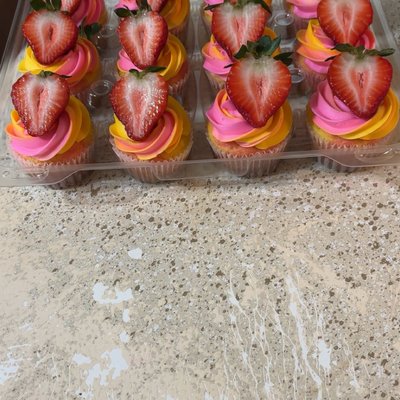 12ct.strawberry Lemon  Cupcakes 🍓🍋🧁