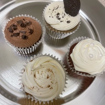 24 Cupcakes 