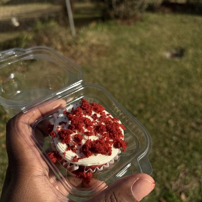 Red Velvet Cupcake (1)