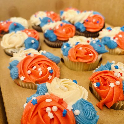 Simple Dozen Cupcakes