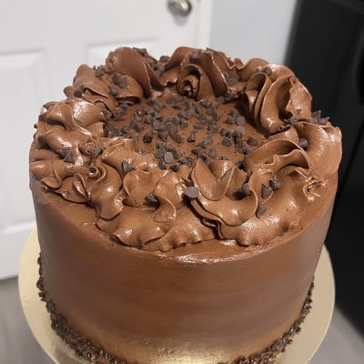 Chocolate Tuxedo Cake (9in)