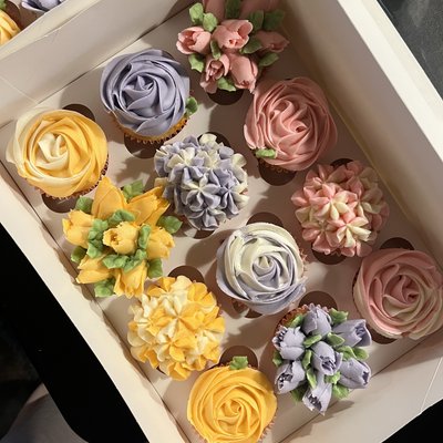Floral cupcakes 