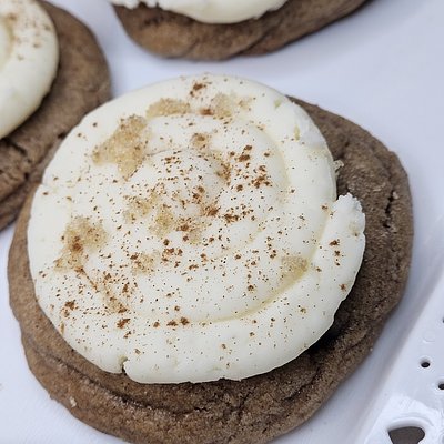 Frosted Cinnamon Roll (6-count)